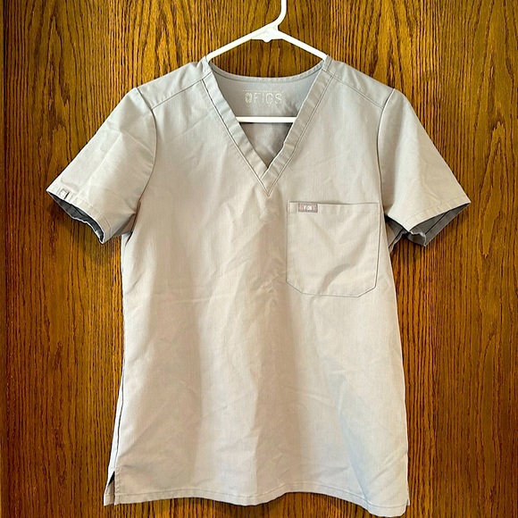 FIGS Short Sleeve Scrub Top in color Cement - Picture 1 of 4